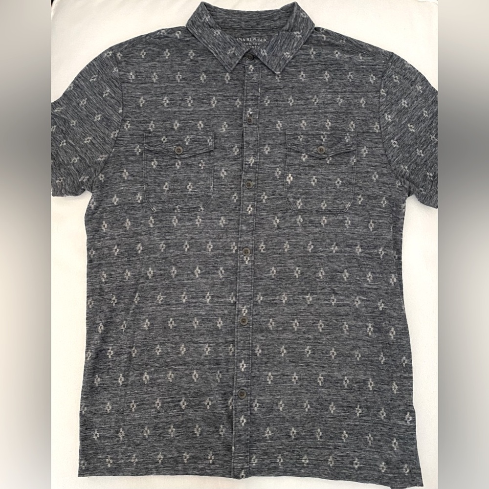 Breezy Blue Linen Blend – Vintage Banana Republic Button-Up Tee - Like New